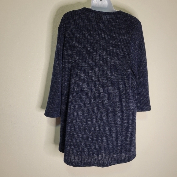 Chicos size 1 us m blue knit top with side pockets - Picture 4 of 6